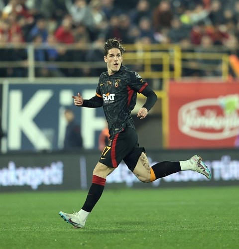 Galatasaray, hazırlık maçında Alanyaspor'u 4-2 mağlup etti.
