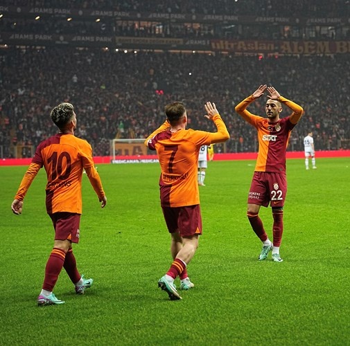 Galatasaray, Süper Lig'in 17. haftasında Rams Park'ta Karagümrük'ü milli yıldızı Kerem Aktürkoğlu'nun golüyle 1-0 mağlup etti.