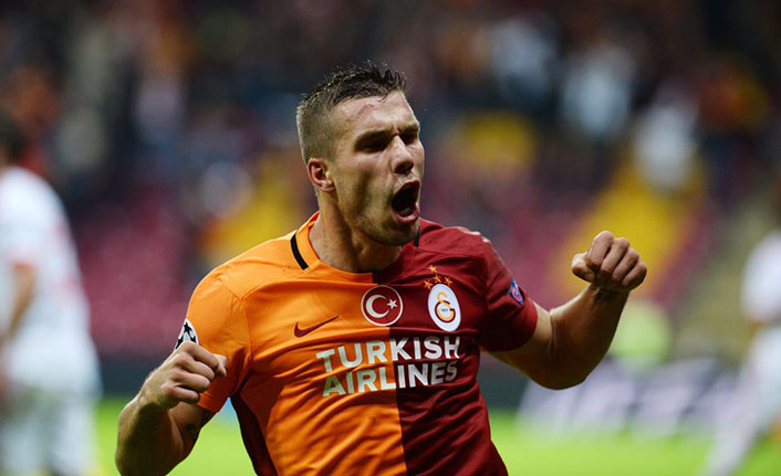 Lukas Podolski'den maç sonu olay paylaşım