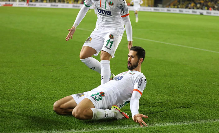 Emre Akbaba'dan şok karar! İlk kez duyurdu!