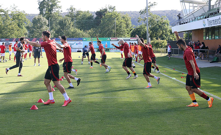 Galatasaray'da şok sakatlık! 4. dakikada büyük acı yaşadı, oyundan çıktı!