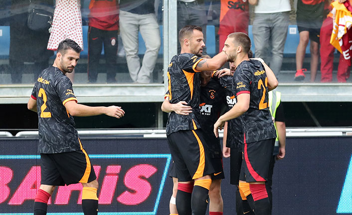Galatasaray, Fiorentina'yı iki golle devirdi