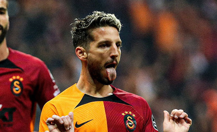 Dries Mertens: "Takımda beni çok güldürüyor, konuşmayı çok fazla seviyor ve yüksek sesli konuşuyor"