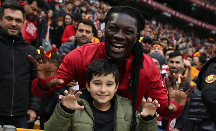 Gomis, sana helal olsun! Masrafları üstlendi, otelde konaklattı ve ev hediye etti