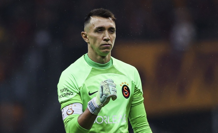 Fernando Muslera: "Çok sık sakatlanıyor, Galatasaray'a transfer etmeyin"