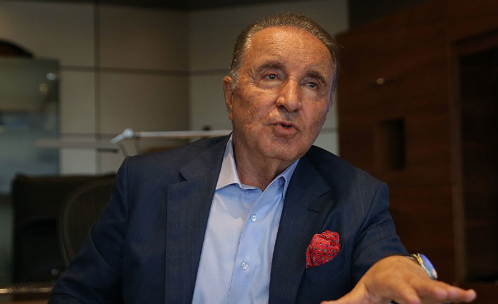 Ünal Aysal: "Bodrum'a gittim, televizyonu bir açtım, sözleşme imzalıyor"