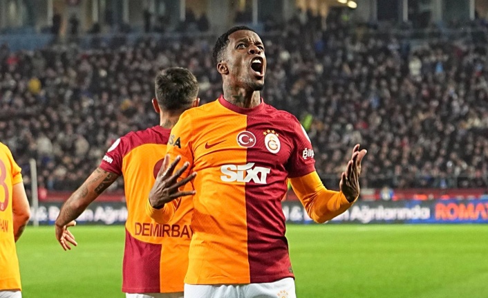 Galatasaray, Trabzonspor'u farklı geçti, zirvede puanlar eşitlendi!