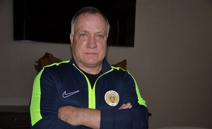 Dick Advocaat: "Fenerbahçe ve Galatasaray üçüncülüğe, dördüncülüğe oynayabilir, her şey mümkün"