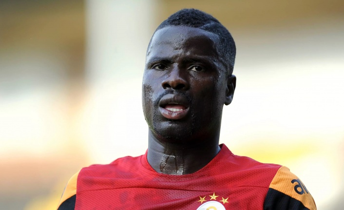 Emmanuel Eboue: "Galatasaray'a gitmekle doğru yapmadı, kimse Galatasaray'dan bahsetmiyor, yeni bir kulüp bulmalı"