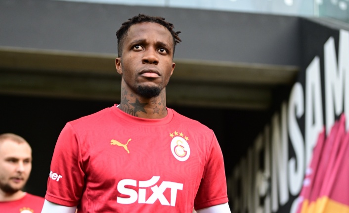 Galatasaray'dan Wilfried Zaha şoku! Okan Buruk'un sözleri sonrası hemen sildi!