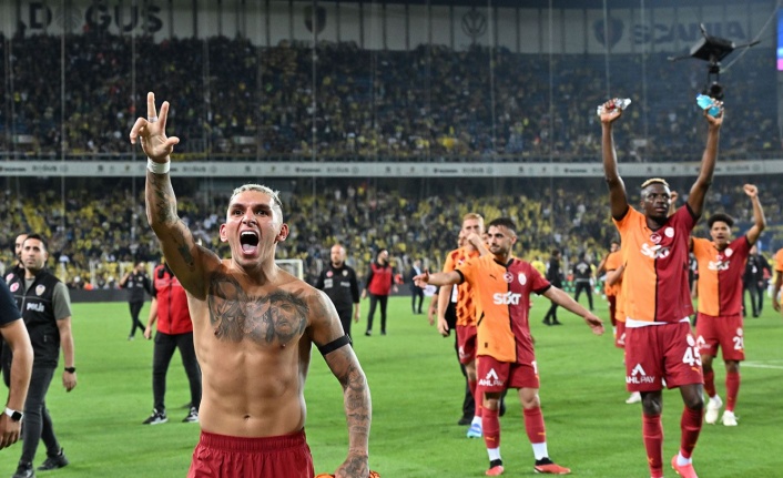 Fenerbahçeli futbolcular bunu da yaptı! Galatasaray maçında hemen sahaya koşmuşlar!