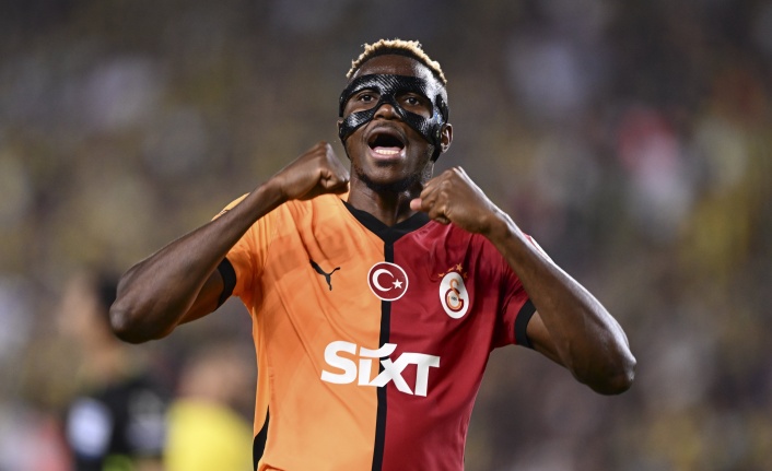 Victor Osimhen, Galatasaraylı isme hayran kaldı! "Ne futbolcu ama!"