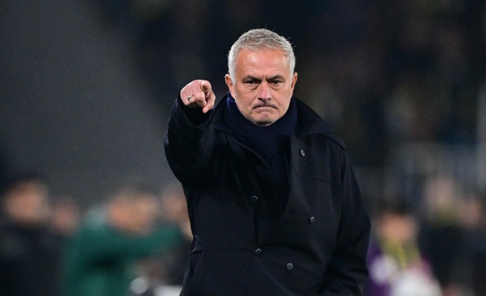 Jose Mourinho: "İkisi de Galatasaray efsanesi olduğu için eminim ileride Galatasaray'ı çalıştıracaklardır"
