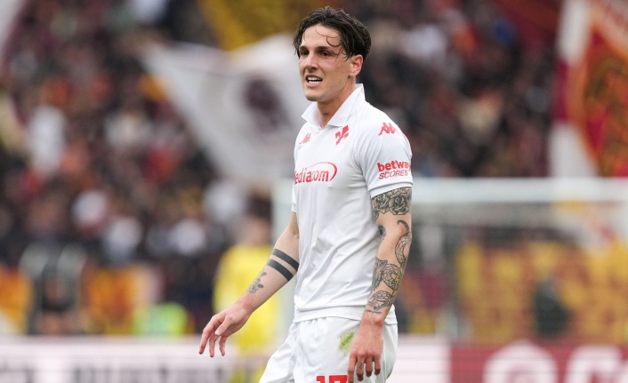 Nicolo Zaniolo, soyunma odasında iki oyuncuya yumruk attı! İtalya karıştı!