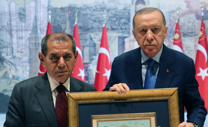 Recep Tayyip Erdoğan "Bu, Galatasaray'dan gidiyor mu?" dedi, Dursun Özbek "Yok burada, nereye gidiyor?" cevabını verdi!