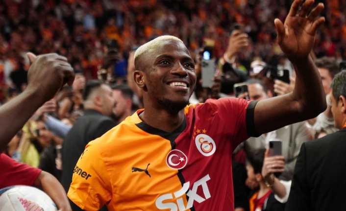 Galatasaray'dan Victor Osimhen için sürpriz açıklama geldi! "İmza atmıyor"