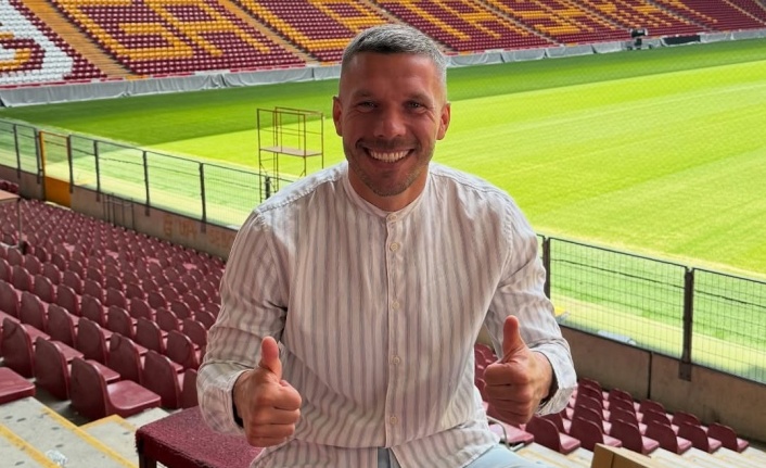 Lukas Podolski: "Kesinlikle Galatasaray'ın kral transferi, dünyanın tüm yıldızları Galatasaray'a..."