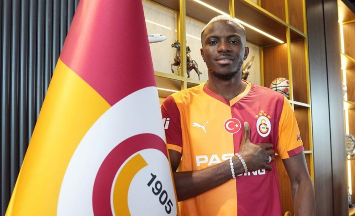 Victor Osimhen, resmen Galatasaray'da! Alacağı maaş açıklandı!