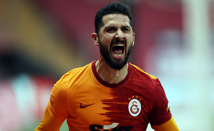 Galatasaray'da transfer sürprizi! Emre Akbaba teklif edilecek!