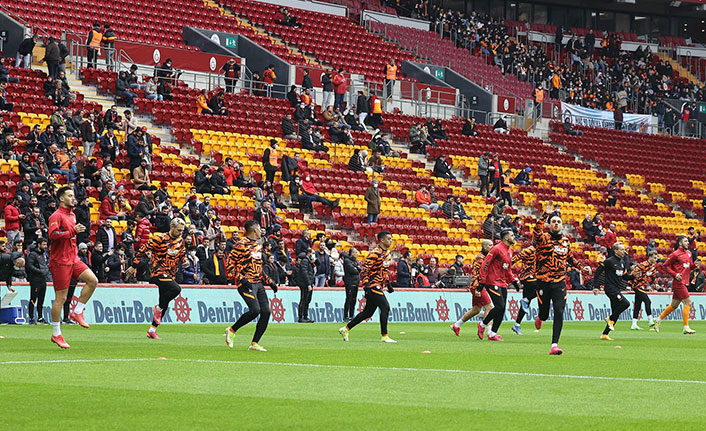 Nef Stadyumu'nda maçı izledi! Galatasaray'la mı anlaşacak?