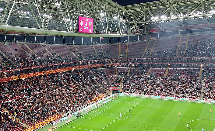 Galatasaray'da flaş gelişme! "Luis Campos, stada geldi"