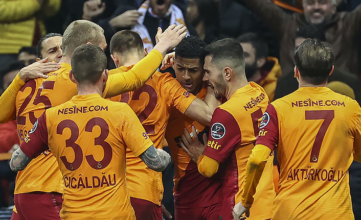 Galatasaray, Çaykur Rizespor'a 4 attı!