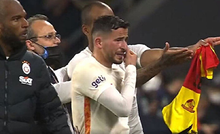 Galatasaray'lı oyuncu, maç sonu gözyaşlarını tutamadı!