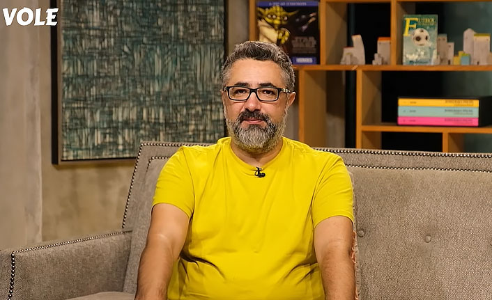 Serdar Ali Çelikler: "Çok hastaymış, maça serumla gitmiş, hoca 'Ben bulacağım' demiş ama bulmamış"