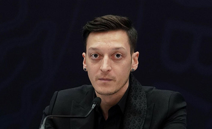 "Galatasaray'a 'Evet' dedi, Mesut Özil gelmesini engelledi"