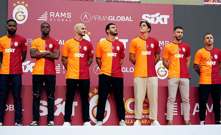 Galatasaray'dan tarihi imza töreni! Böylesi görülmedi