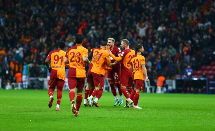 Abdülkerim Bardakcı şov yaptı, Galatasaray 3 puanı aldı!