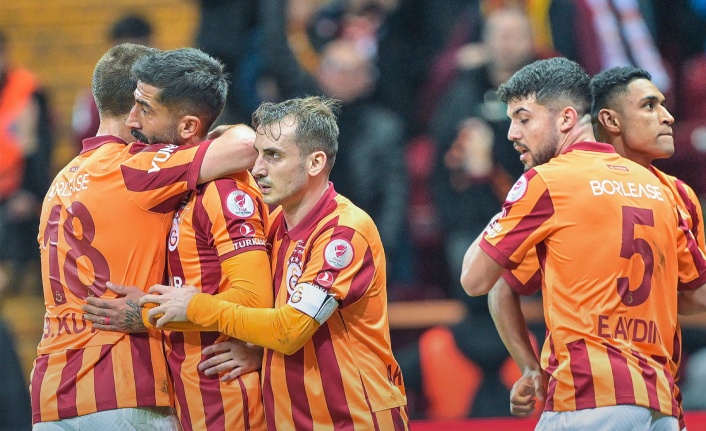 Galatasaray, kupada 4 golle turladı!