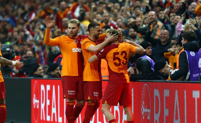 Galatasaray, Başakşehir'i puansız gönderdi!