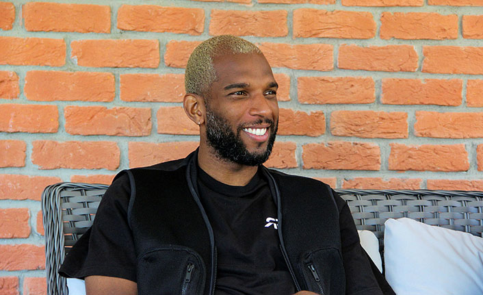 Ryan Babel: "Galatasaray'a küçük bir çocuk olarak gelişini gördüm ve şimdi ana oyunculardan biri"