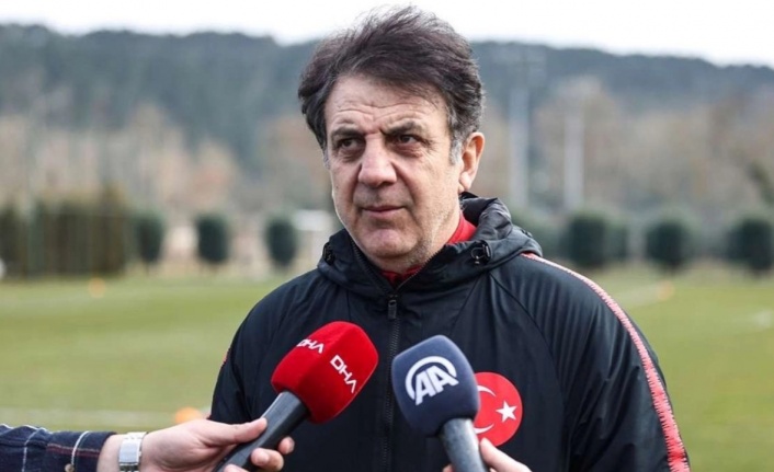 Şenol Ustaömer: "Galatasaray'da böyle oynadığı sürece hiçbir hoca yedek kulübesinde oturtmaz"