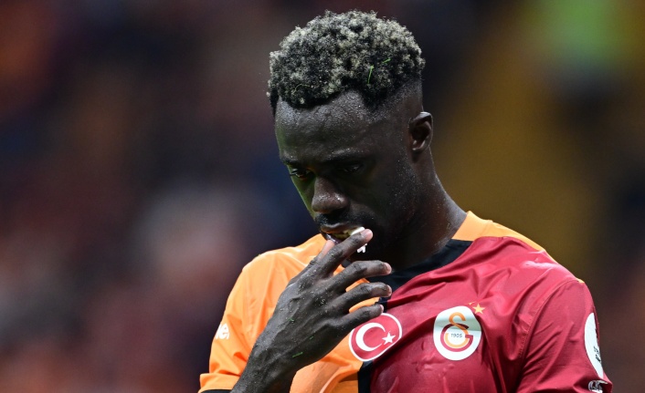 Galatasaray'da Davinson Sanchez şoku! Sahalardan ne kadar uzak kalacağı belli oldu!