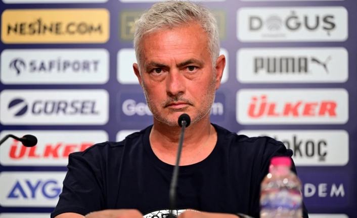 Jose Mourinho: "Emin olduğum bir şey var, Galatasaray Teknik Direktörü Okan Buruk saha içine 4 metre girdiğinde..."