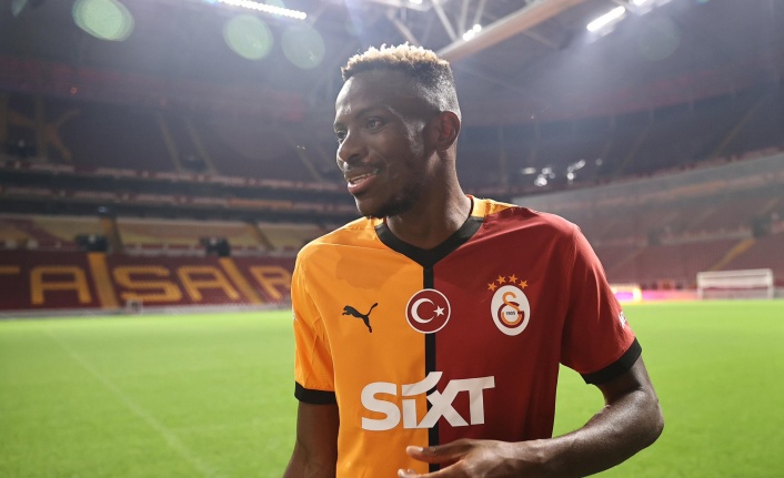 Galatasaray'a Victor Osimhen için yakın arkadaşından güzel haber geldi!