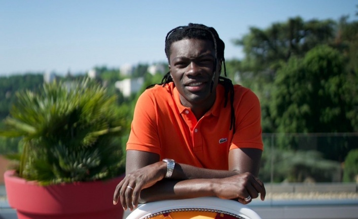 Bafetimbi Gomis: "Okan Buruk için büyük bir problem, Galatasaray'da bazı oyuncularla konuşuyorum"