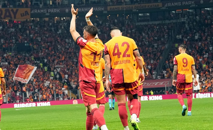 Galatasaray, Alanyaspor'u tek golle geçti ve milli araya lider girdi!
