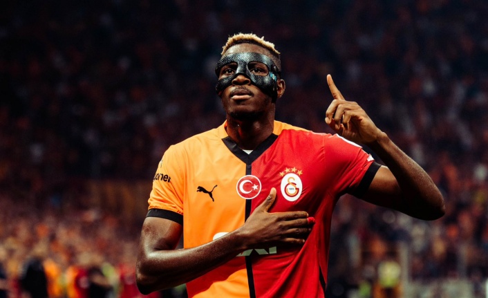 Victor Osimhen stattan ayrılırken Galatasaraylı taraftarlara müjdeyi verdi!