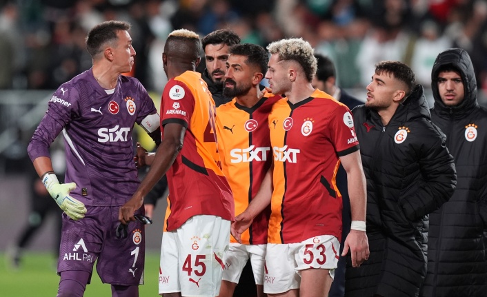Galatasaray'da Muslera ile tartışan Kerem Demirbay'dan açıklama geldi! "Biz çocuk değiliz"