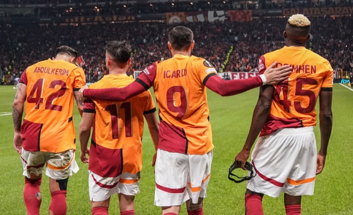 Victor Osimhen, İngilizlerin canını acıttı! "Galatasaray'da ne işi var?"