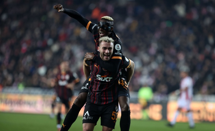 Galatasaray, 10 kişiyle Sivasspor'a 3 attı, puan farkını açtı!