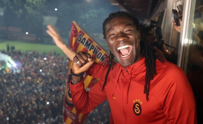 "Bafetimbi Gomis, hastanede Galatasaray'a transfer etmeye çalışmış, 5 yıllık sözleşme için 25 milyon Euro istedi"