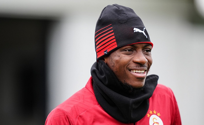 Osimhen'in yeğeni İstanbul'a geldi, Galatasaray'da ilk antrenmanına çıktı!