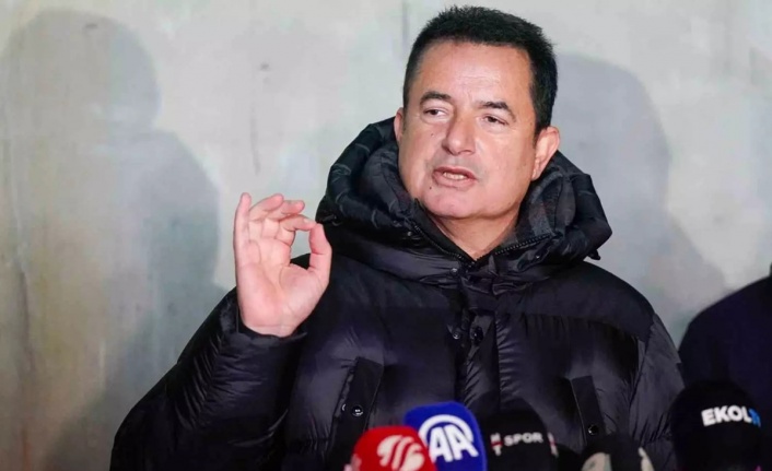 "Acun Ilıcalı arıyor ve o da 'Galatasaray'a transferini boz' diyor"