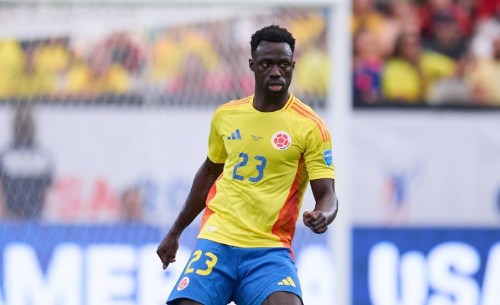 Davinson Sanchez Brezilya maçında korkuttu, sahada baygınlık geçirdi, sedyeyle oyundan çıkarıldı!
