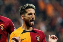 Dries Mertens: "Takımda beni çok güldürüyor, konuşmayı çok fazla seviyor ve yüksek sesli konuşuyor"