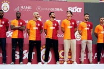 Galatasaray'dan tarihi imza töreni! Böylesi görülmedi